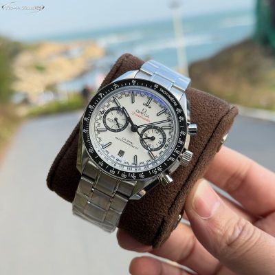 Replica Omega Speedmaster 44.25MM Diameter Luminous Coating 9900 Movement White Watch